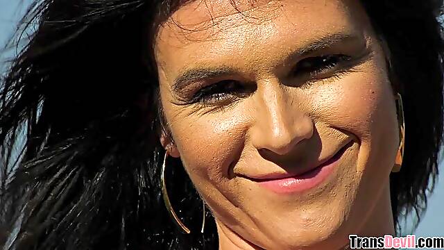 Kendall Penny enjoys getting assfucked