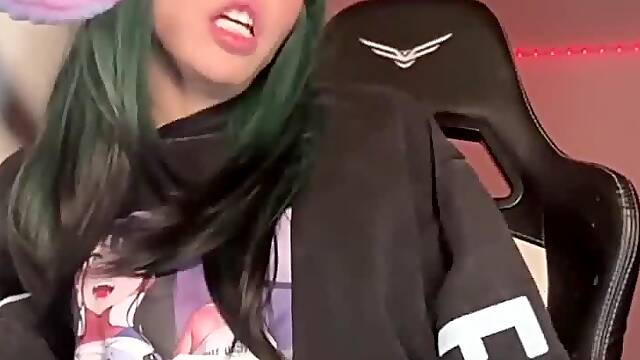 Hot shemale cum. name?