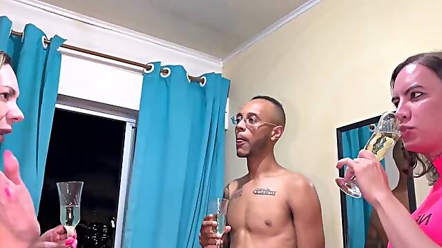 Dotadao Fodeu A Trans E A Madrasta No Pelo