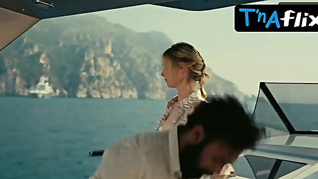 Elizabeth Debicki Butt, Breasts Scene in Tenet