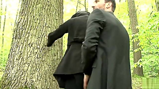 This ladyboy Wants Sex In The Forest