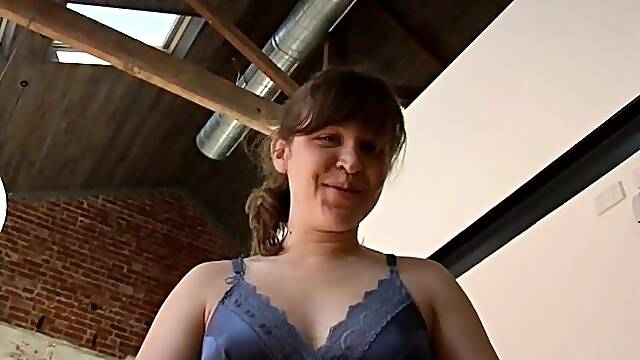 Romanian amateur webcam teen masturbate