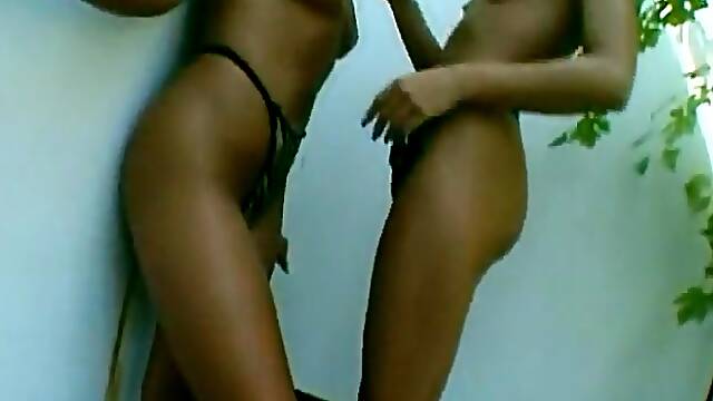 2 lesbiennes college girl sextoys