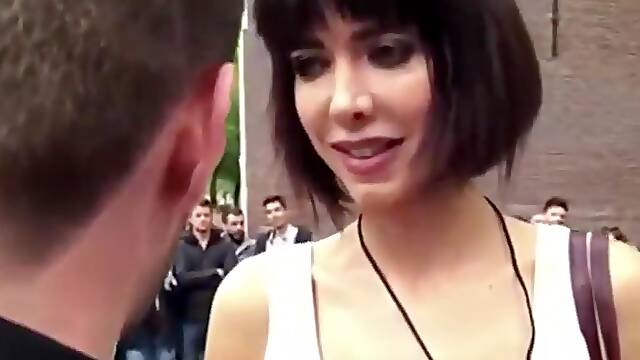 Milo moire lets strangers touch her in  public