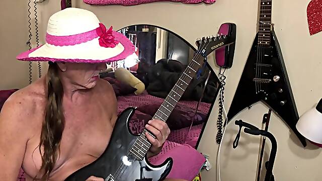 Liz Alone Again Guitar Boobies Retro Doken Guitar Tribute