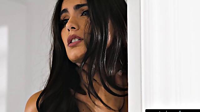 Horny Jewel Diamant Beckons Peeking Neighbor Isa Bella to Drench in Steamy Shower Fingering and
