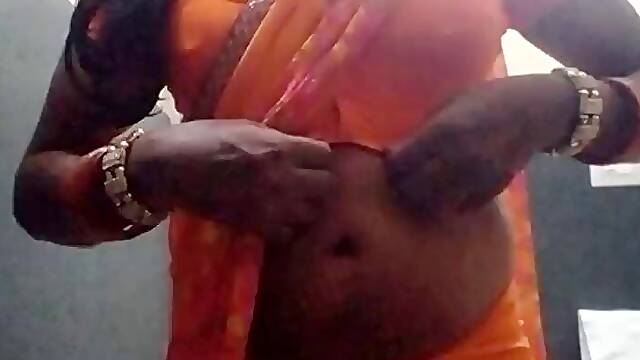 Priya sissy in sexy saree with showing her sexy beauty