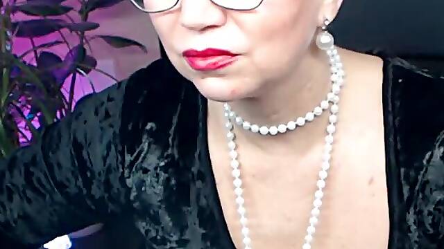 My fresh private show. Yes, I'm your mom and I'm your whore!