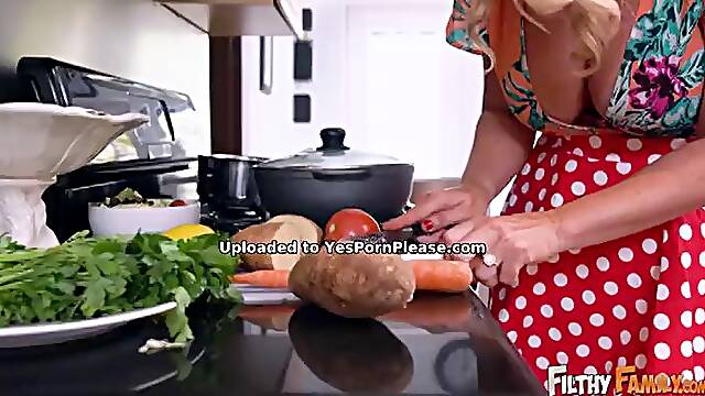 Teen Big Ass Rharri Rhound Family Fucks To Make Him Jealous
