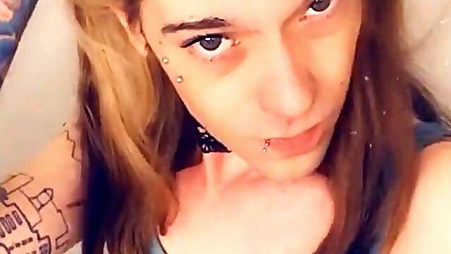 Womanish Girlie Flashing Undies for Fuck-Stick Taunt