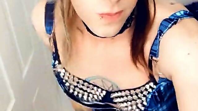 T-Model Baddie Likes Flashing Her Assets