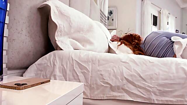 Utterly molten sandy-haired stunner Madison Morgan who looks just like Christina Applegate having orgy with blondie big-boobed ditzy shemale Brittney Kade!