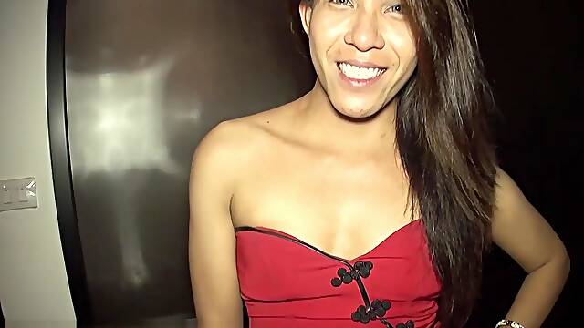 Ladyboy Vicky in Massage and Bareback Cum