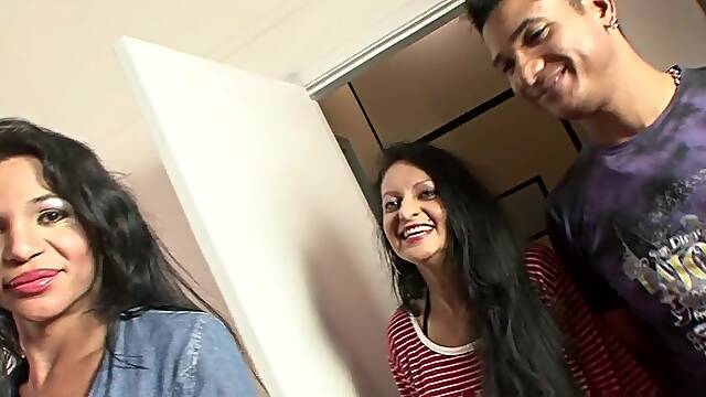 Ed Junior & Alessia Barbosa & Francine Ferrari in Out of the ordinary Scene