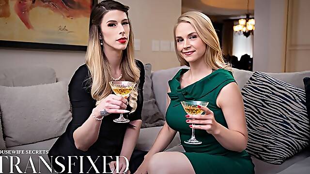 Sarah Vandella in Transfixed - Housewife Secrets - TransFixed