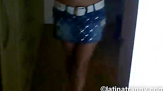 Horny Nikki wild on her World Tour