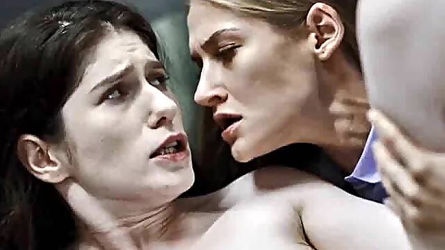 Real-Life Futanari Tiffany Tatum Stretches Hot Pearl Holes