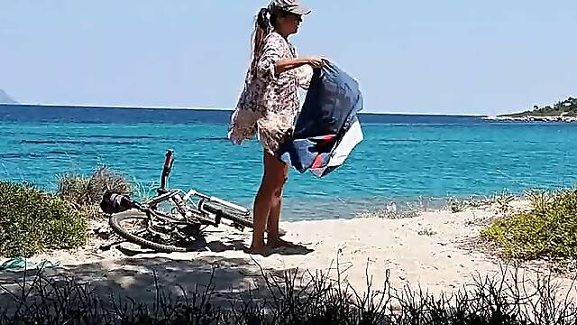 NAKED Sun Tanning Girl SPYCAM Video - SOLO Female