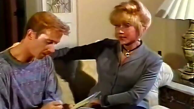 Blondie lana doing inexperienced man