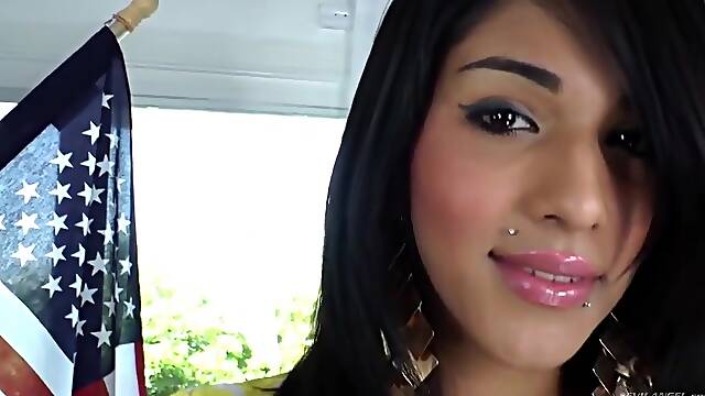 Jane Marie Is A Ladyboy That Wants To Plow A Secretary