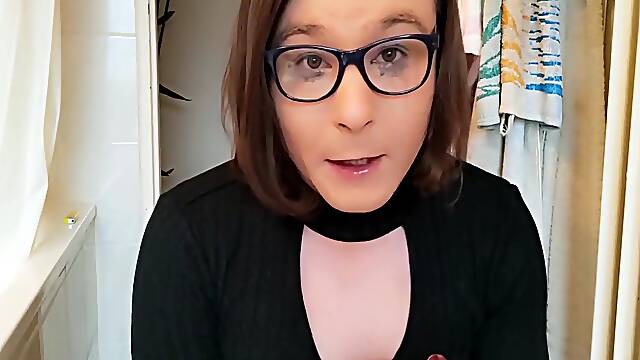 Teen Amateur Shemale Anallisa Tranny Fucks Rough Her Throat Deep (deepthroat) Until Tears Running From Her Cute Eyes, She Screams - And Destroys Afterwards Her Wet Tight Ass Hole Pussy With Her Dildo