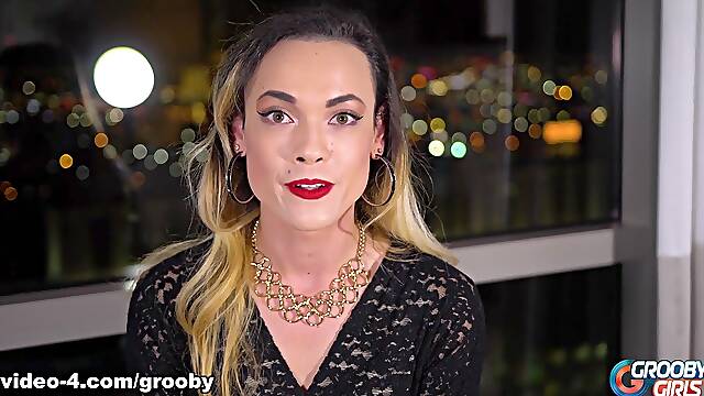 New Year Special: April Lee - GroobyGirls