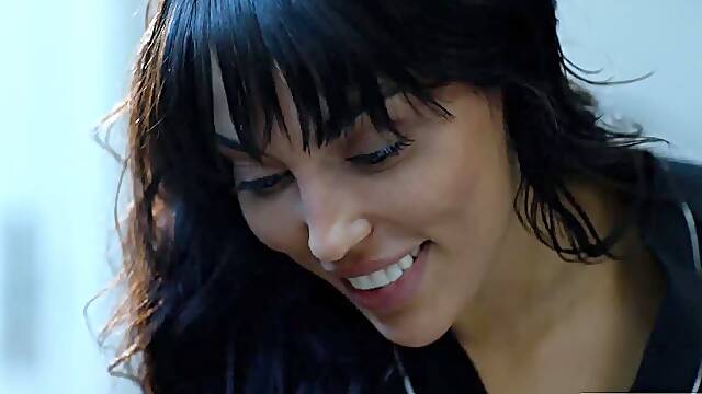 Horny brunette Vanessa Sky ride TS Womans shecock