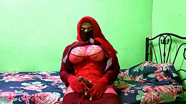 Elisya in niqab hijab arabic squirting wanking cock sla