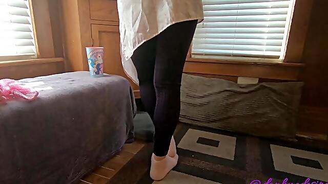 Daphne Tease Purple Leggings and Satin Top Shows Her Bum