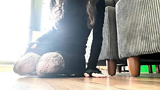 Cute trans beauty cums from footjob and stroking