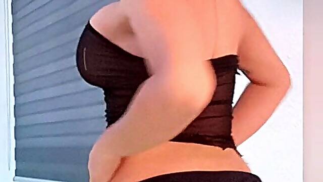 MADRID FEMBOY CALIENTE EN EL MOTEL ESPERANDO QUE LA PENETREN