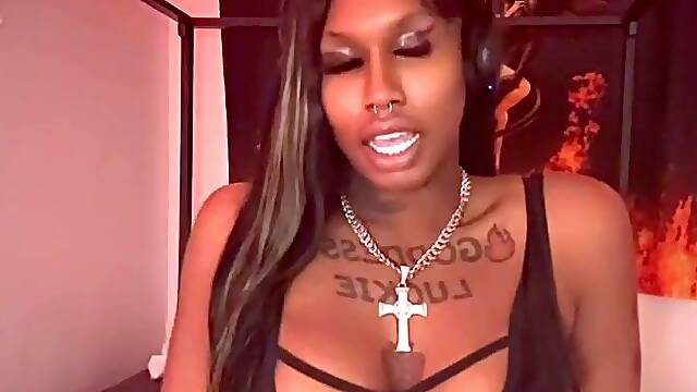 Trans Jessica Star gives knob rating SPH