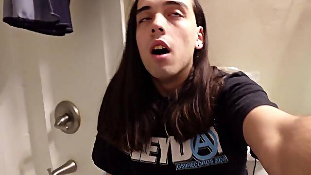 Quick cum and squirt in the washroom
