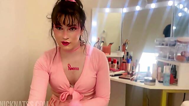Mean Shemale Does your Sissy Makeup