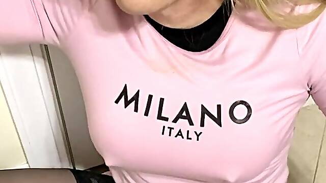 Lascivious trans Madison can’t keep her hands off this fresh snatch and butt toy. See her lick her cum off and suck a bbc sextoy whilst