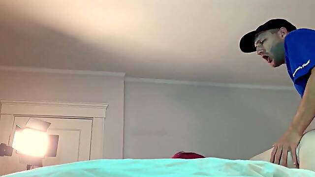 Pizza Dude Delivers Knob to Tranny