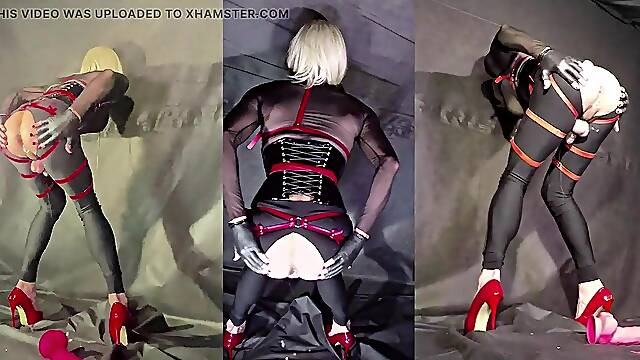 Sissy Shows How to Play with Huge Vibrator