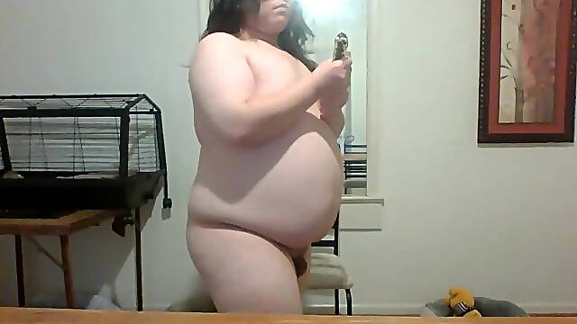 Playing with my sextoy and walking around exposed thrashing my chubby bulky as