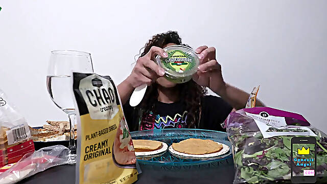 Genesis Angel MukBang 2