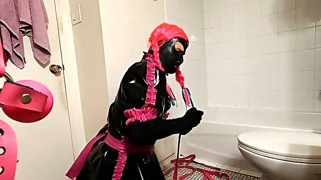 Sissy Maids douche restrain bondage