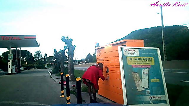 Flashing to hublocker in service station