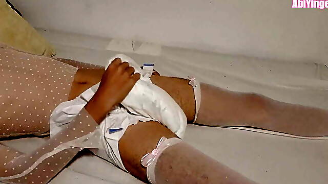 Sissy Wearing a Diaper Loves to Jerk Off