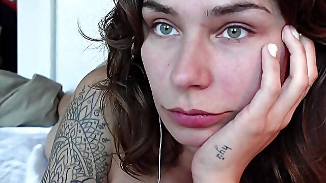 Live Stream with Flowerava