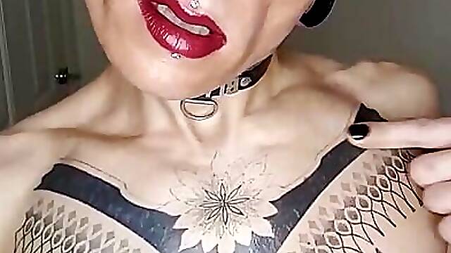 Pretty bitch masturbation