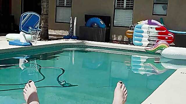 Sun Tanning and a cumshot