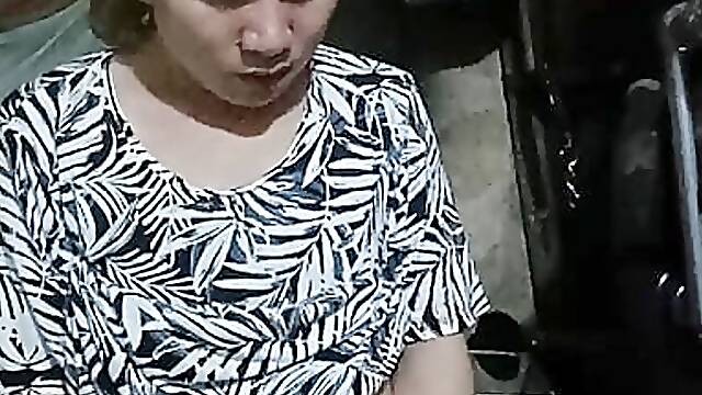 Daddy ang hanap ko para mag hard sex kaming dalawa sa loob ng aking kwarto kaya lang wala siya sa tabi ko ngayon