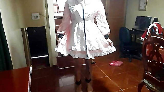 Sissy maid