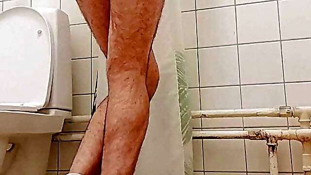 Look at my ass how bubble and soft it looks to fuck i m too hot for you daddy