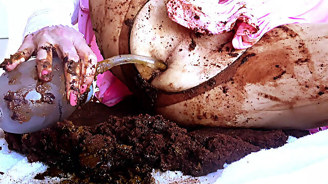 Lucias Chocolate Cake Video