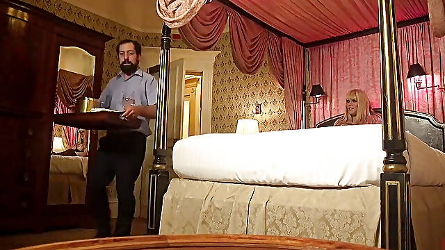 Extra room service